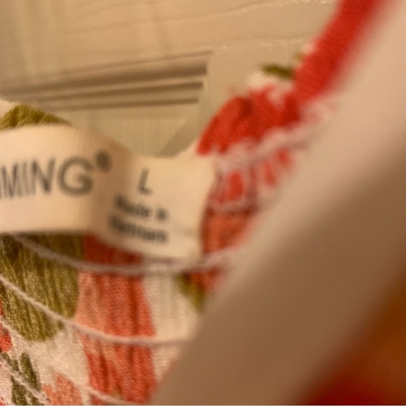 Timing Floral Patterned Garment - Picture 6 of 6